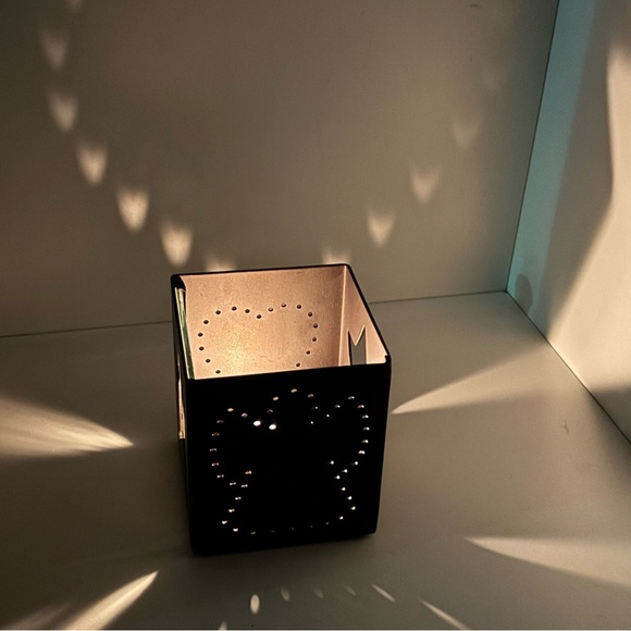 PartyLite brown metal tealight holder with Christmas designs - Picture 10 of 10